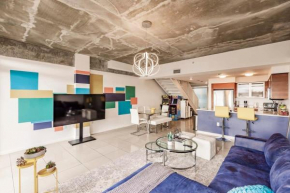Hang Ten- Large Townhome lux amenities parking